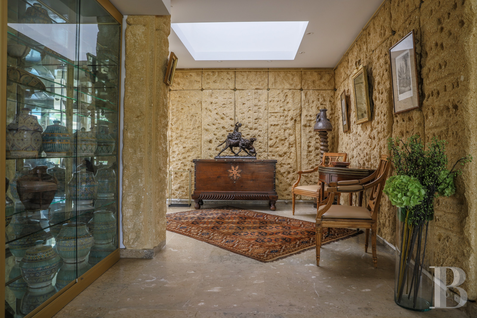 A villa designed and built by a Modernist architect in the heart of an arboreal estate close to Nîmes - photo  n°18